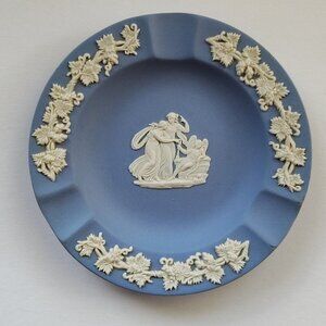Wedgwood 3 Slot Ashtray Blue White Round